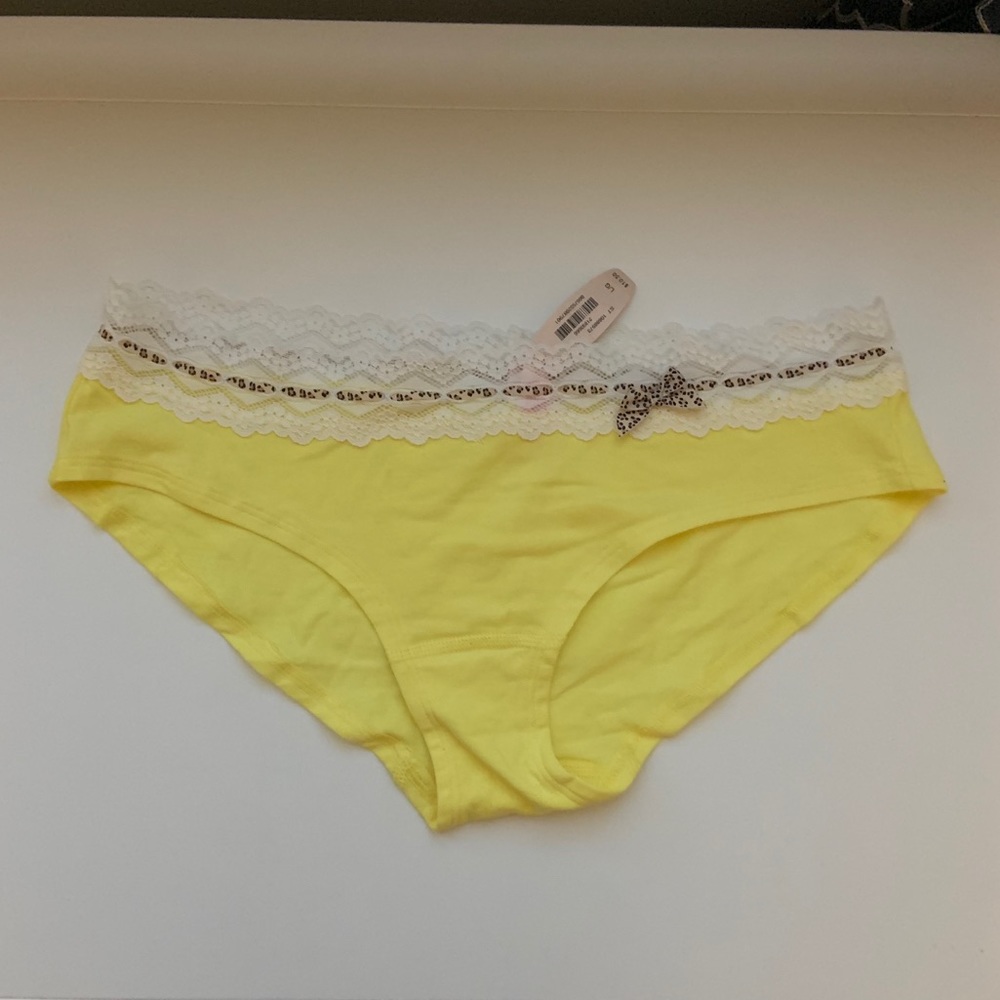 NWT Victoria’s Secret Panties Size L